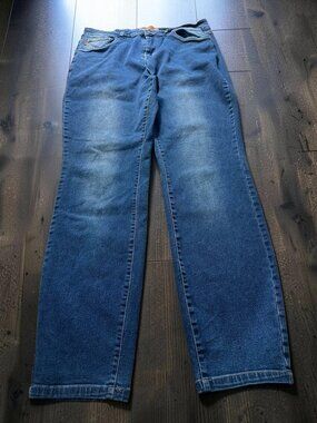 Judy Blue Women’s 15/32 Mid Rise Straight Skinny Stretch Jeans Medium Wash